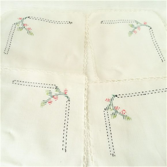 4 VTG Amish Linen Luncheon Napkins Crosstitch Flower Scalloped Edge Handmade - Picture 5 of 6